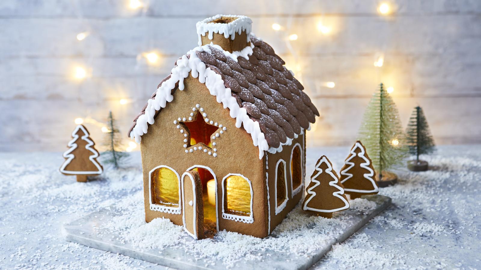 OUR FAVOURITE GINGERBREAD HOUSE RECIPE